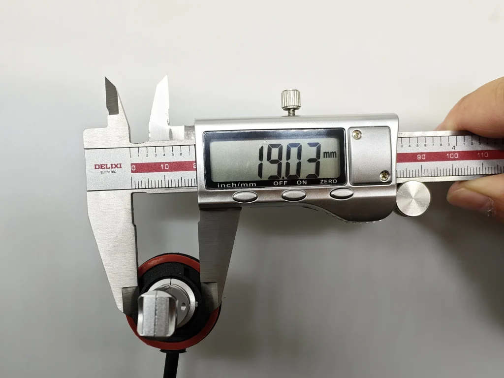 luxfighter H11 LEDr product dimension measurement