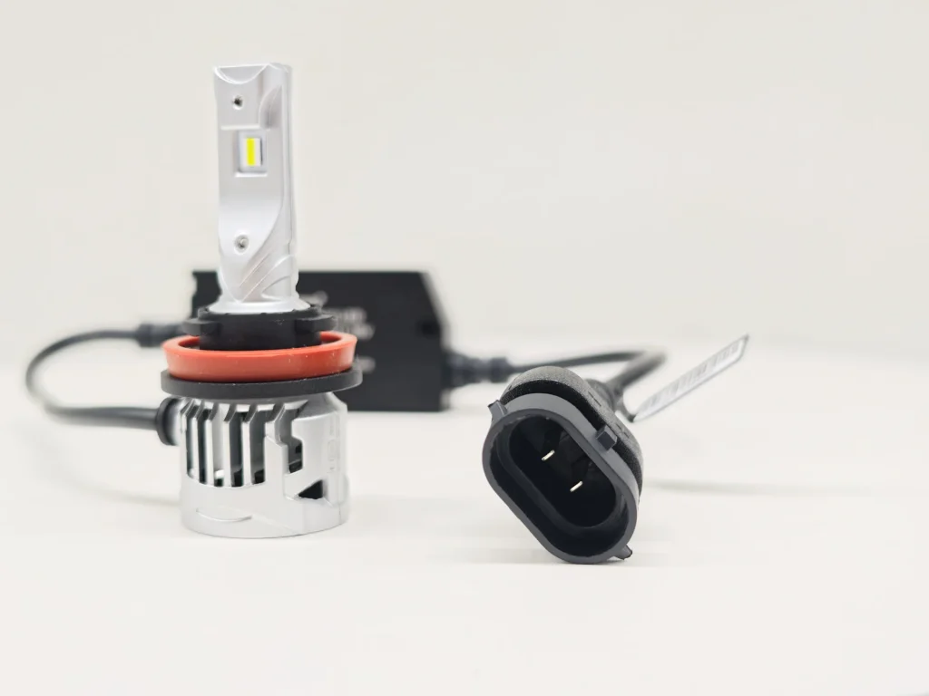 luxfighter H11 LEDr connector view