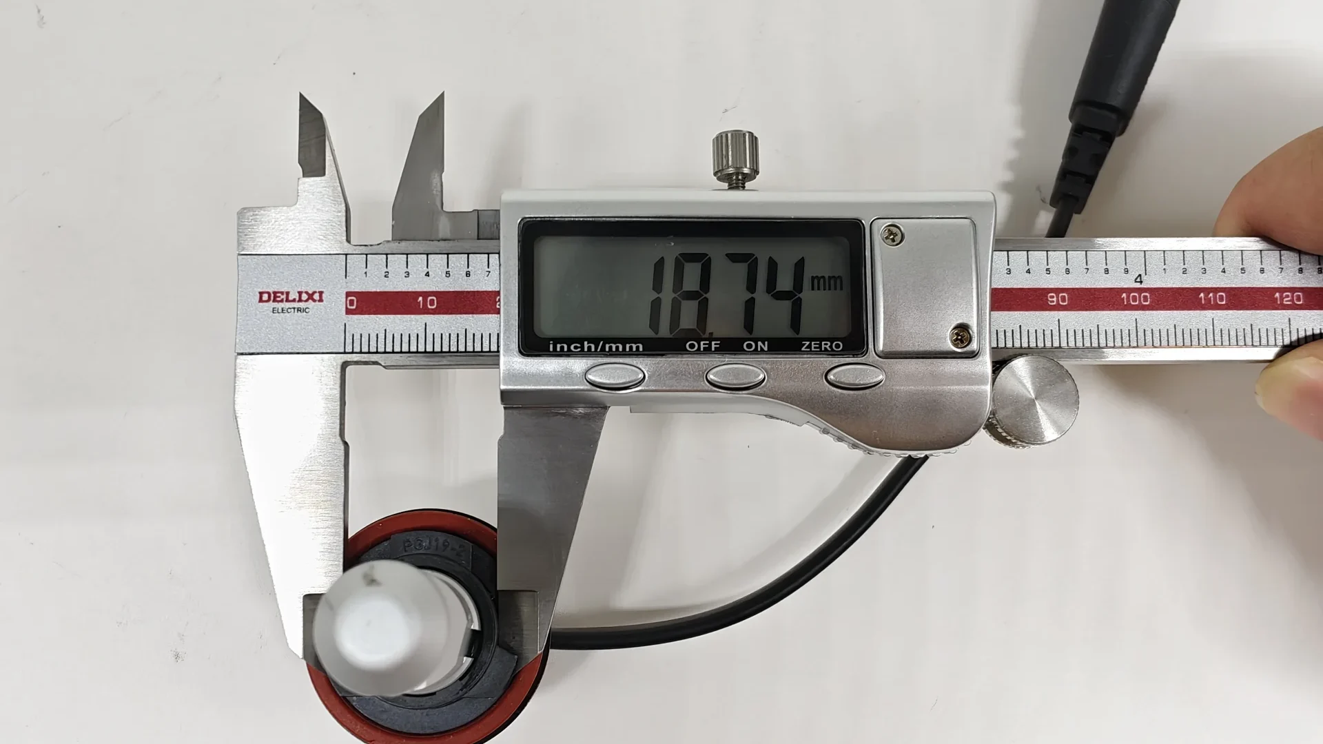 Philips H11 LEDr product dimension measurement