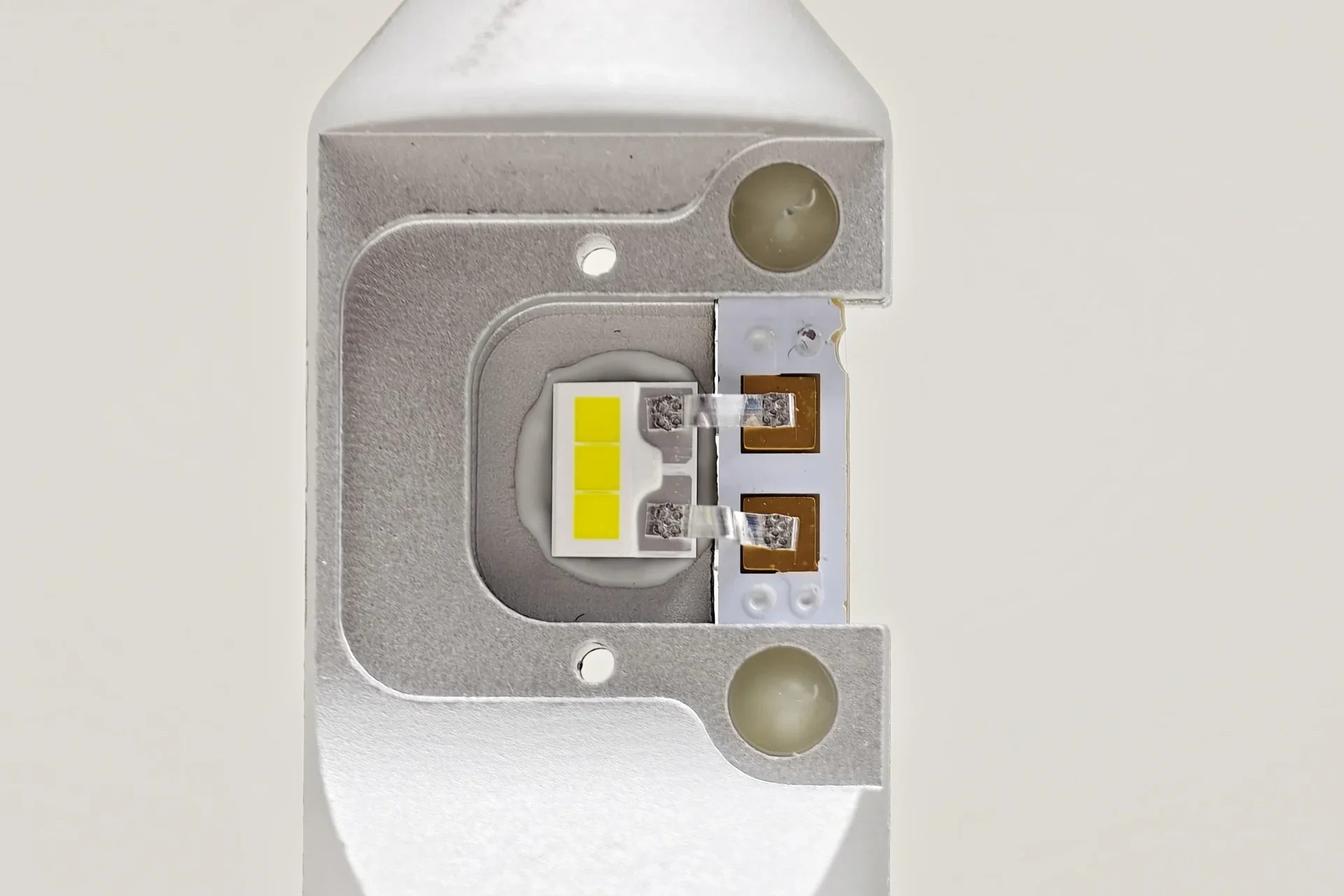 Philips H11 LEDr LED emitter close-up
