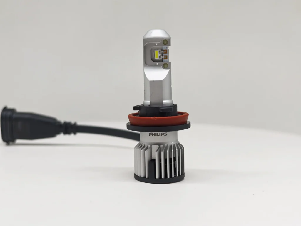 Philips H11 LEDr product side view