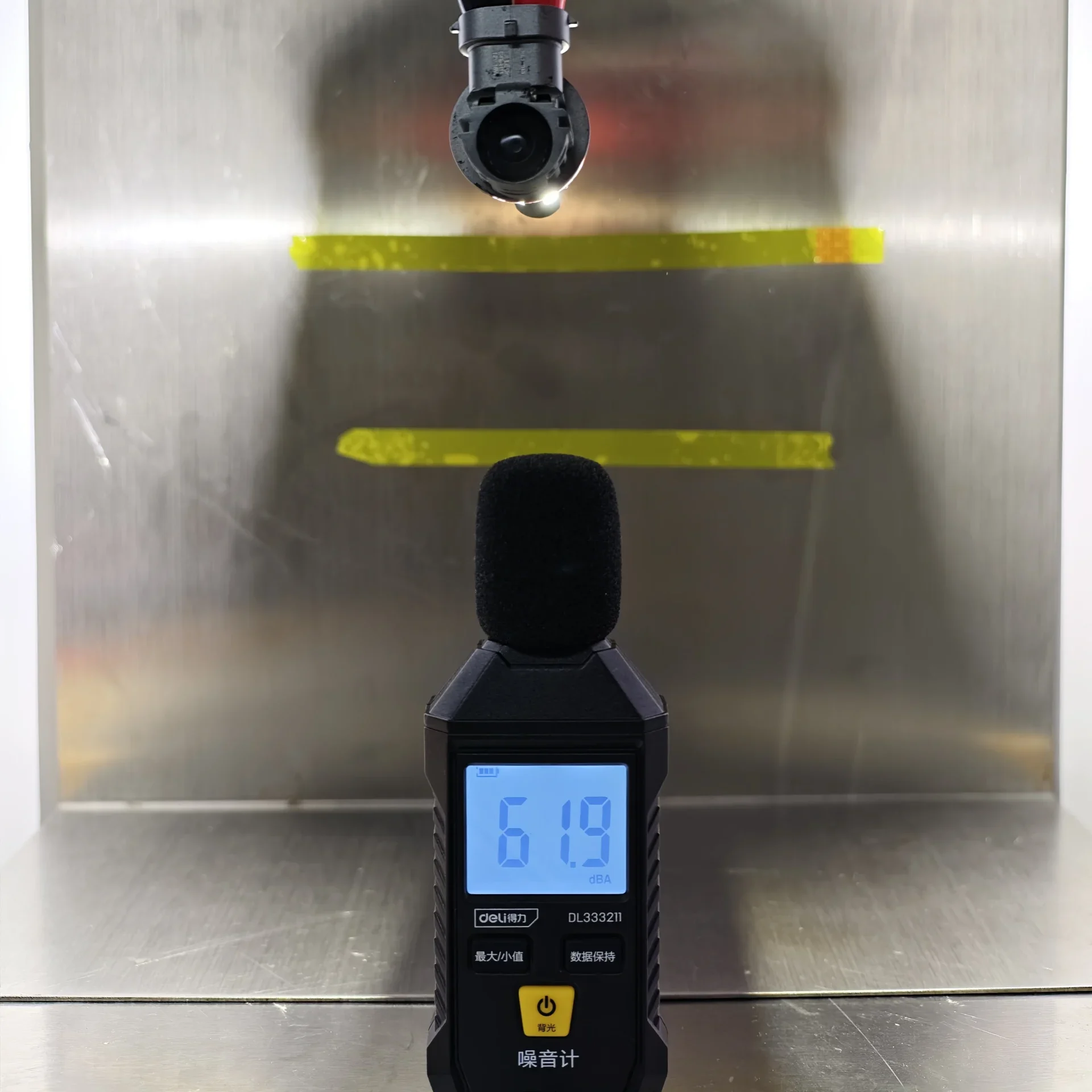 E4E H11 LEDr operating noise at 3.5 cm from the fan