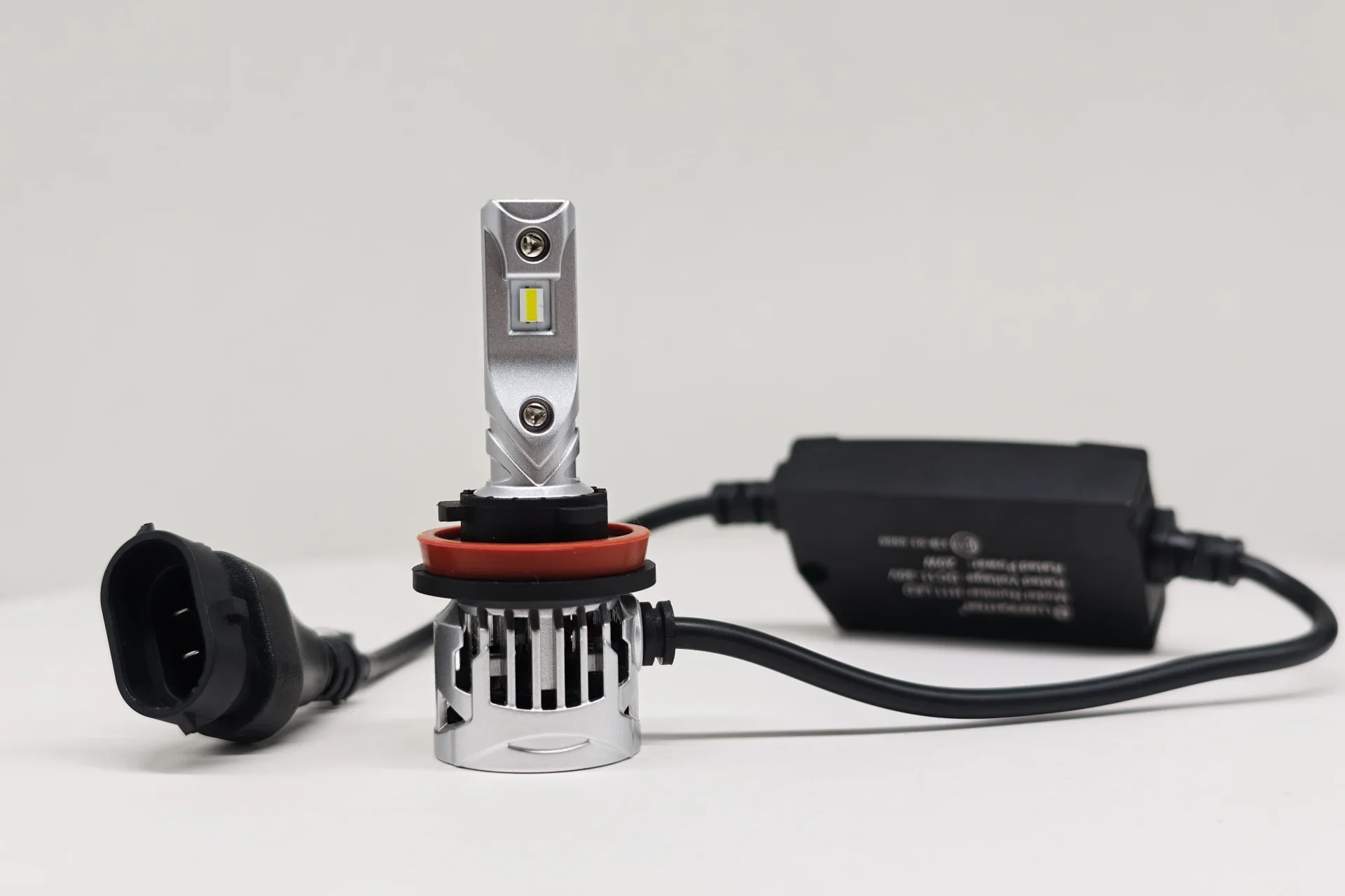 luxfighter H11 LEDr product side view
